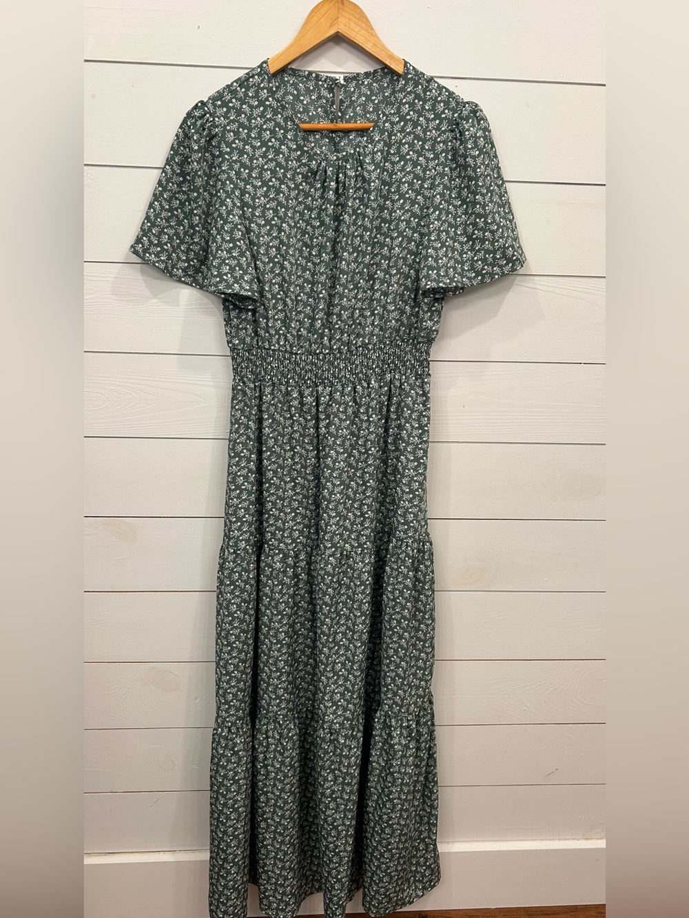 SHEIN Green Floral Smocked Maxi Dress with Flutter Sleeves